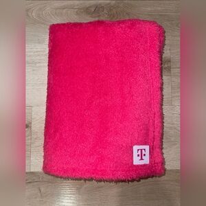 NEW Pink Limited Edition T-Mobile Blanket
